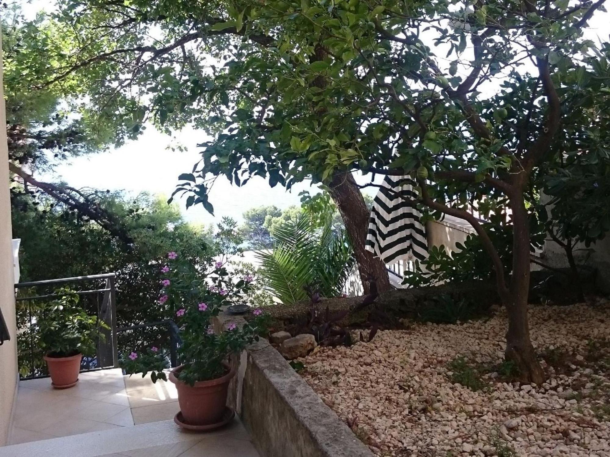 Cozy Apartment With A Balcony And A Sea View เบรลา ภายนอก รูปภาพ
