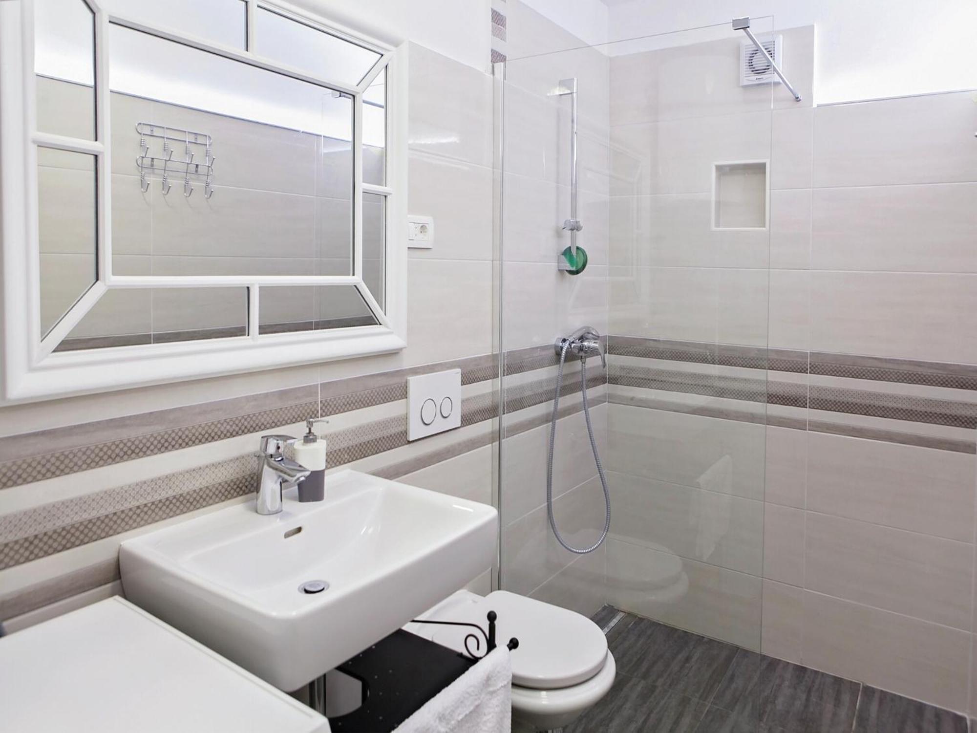 Cozy Apartment With A Balcony And A Sea View เบรลา ภายนอก รูปภาพ