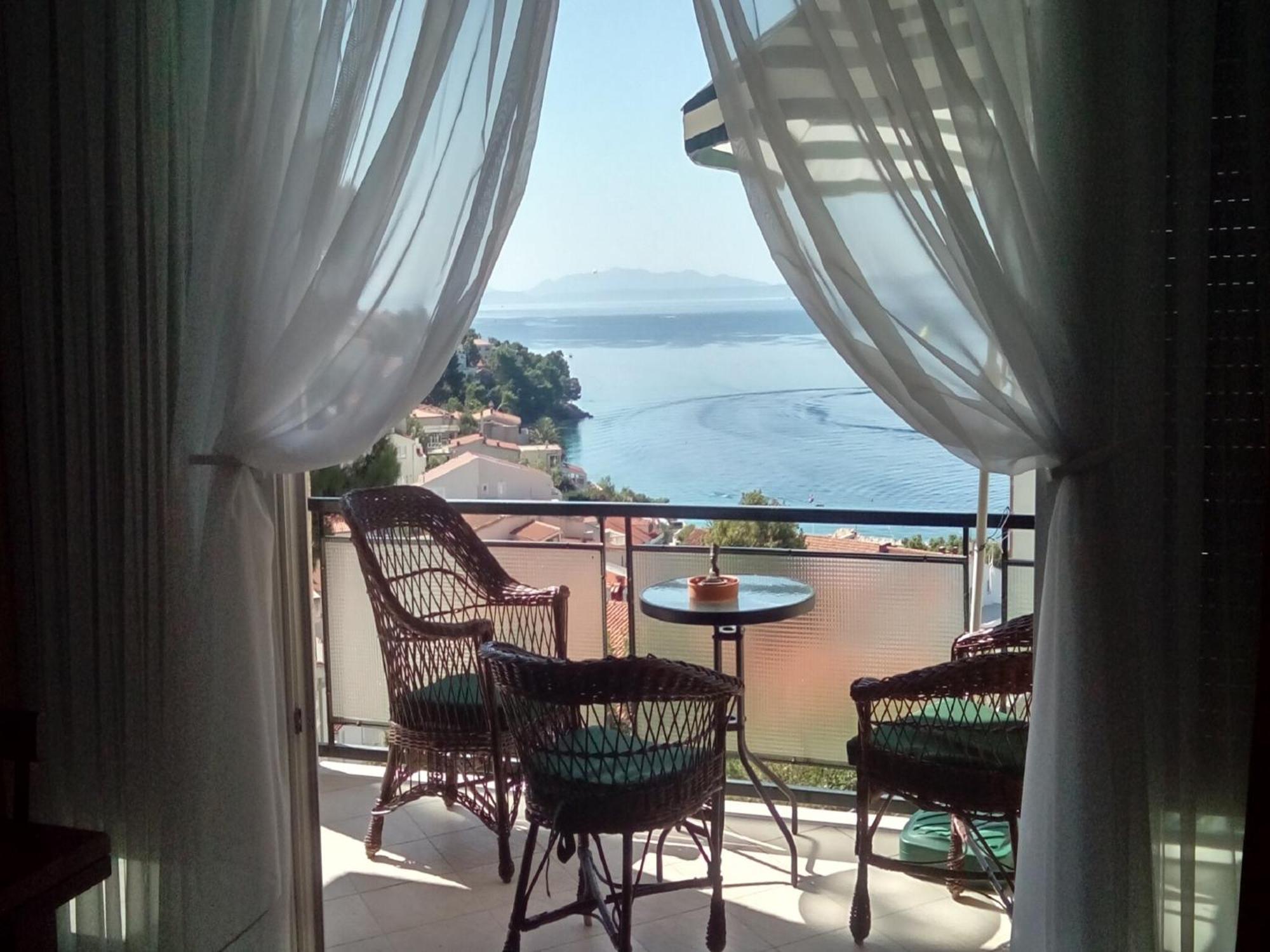 Cozy Apartment With A Balcony And A Sea View เบรลา ภายนอก รูปภาพ